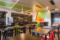 21 namestaj za javne objekte