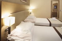 72 namestaj za javne objekte